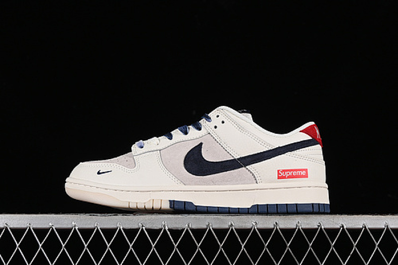 Supreme Nike SB DUNK LOW SUPREME WHITE/GREY/BLUE · FC1688-142, photo 1