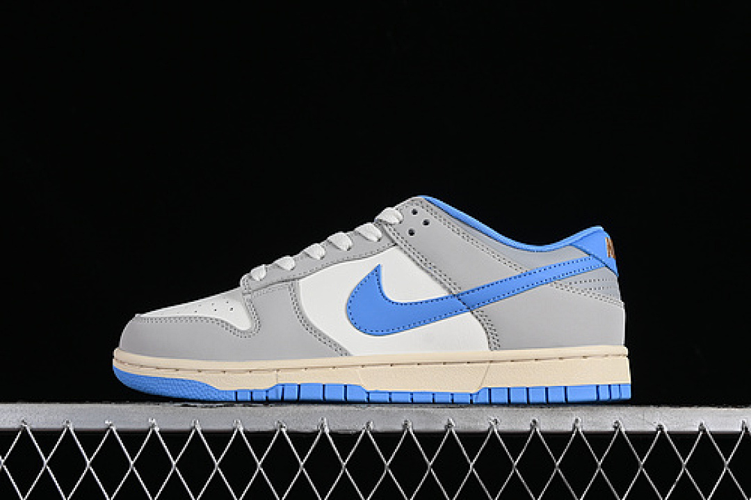 Unbranded [FN7488-133]-[DUNK LOW SB ATHLETIC DEPARTMENT LIGHT IRON ORE/LIGHT SMOKE GREY/UNIVERSITY (BLUE]), photo 1