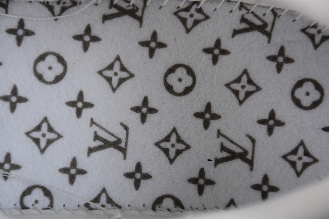 Louis Vuitton [L*V TRAINER LOW SNEAKERS WHITE/BLACK/WHITE]-[WOMAN:36-39]-[MAN:40-45] - Image 4