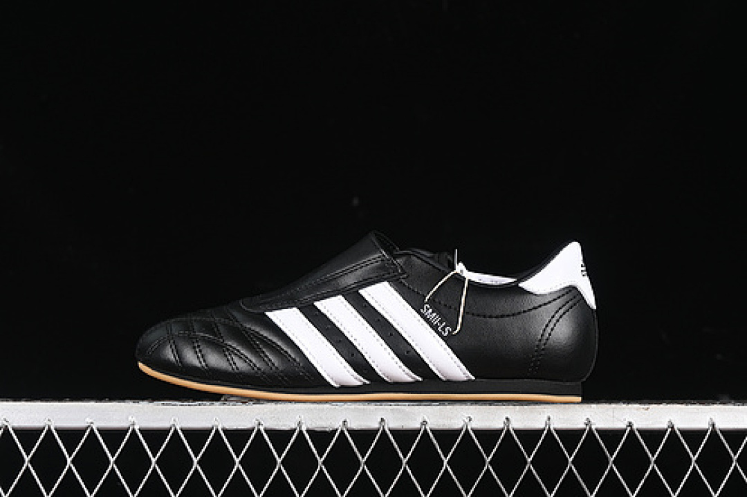 On Running [JQ4775]-[ORIGINALS TAEKWONDO CORE BLACK/CLOUD WHITE/GUM]-[WOMAN:35-39]-[MAN:40-44], photo 1