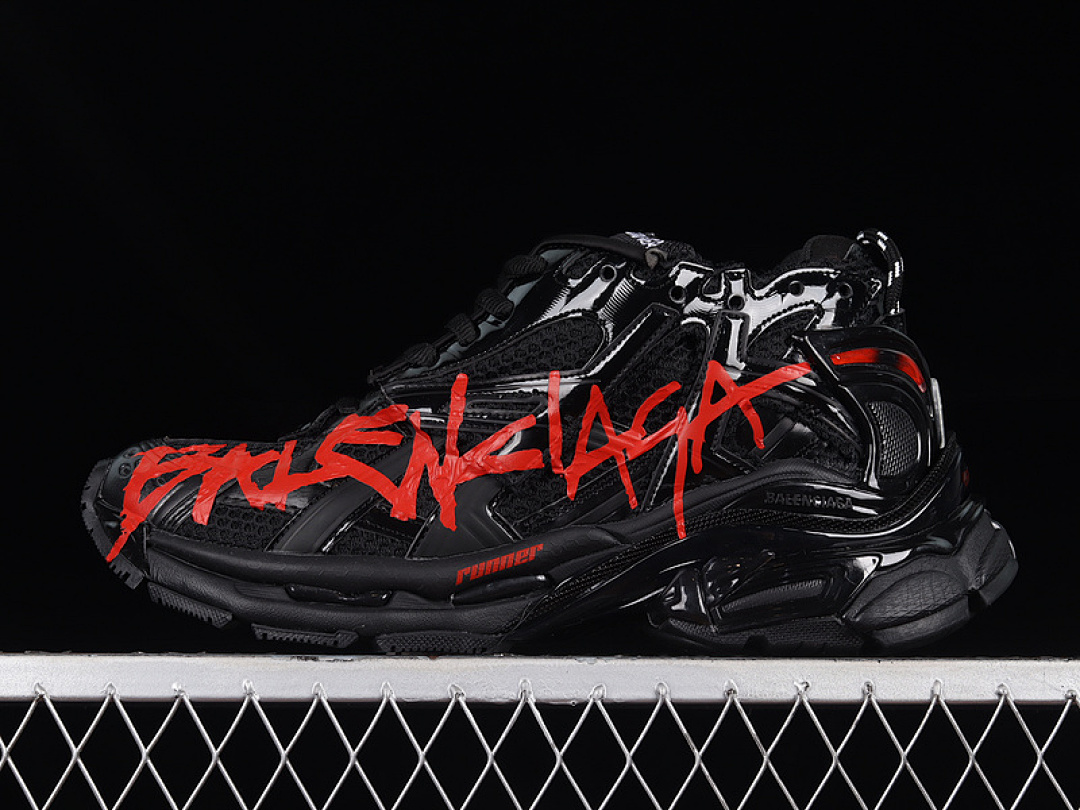 Kith [W3RA11000]-[BA*LEN*CIAGA RUNNER KITH FOUR.COLOR BLACK/BLACK/RED]-[WOMAN:35-39]-[MAN:40-46], photo 1