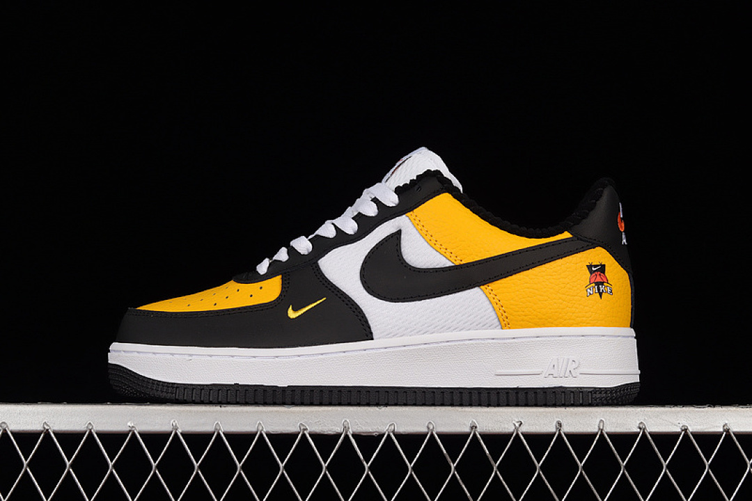 Nike [DQ7779-700]-[AIR FORCE 1 LV8 GS JERSEY MESH UNIVERSITY GOLD/WHITE/TEAM ORANGE/BLACK], photo 1