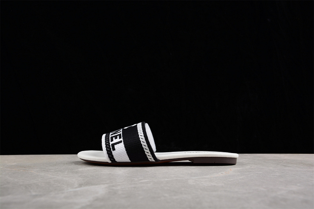 Chanel [EMBROIDERED SLIPPERS WHITE/BLACK]-[WOMAN:34-40] - Image 10
