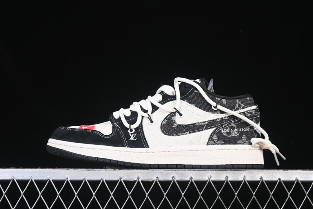 Jordan Jordan [YX5066-383]-[AIR 1 LOW WHITE/BLACK]-[WOMAN:36-39]-[MAN:40-45], photo 1