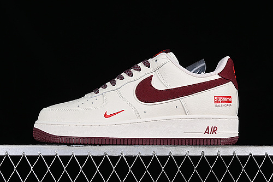 Nike Nike SUPREME AIR FORCE 1 LOW WHITE/RED/BROWN · HD9888-002, photo 1