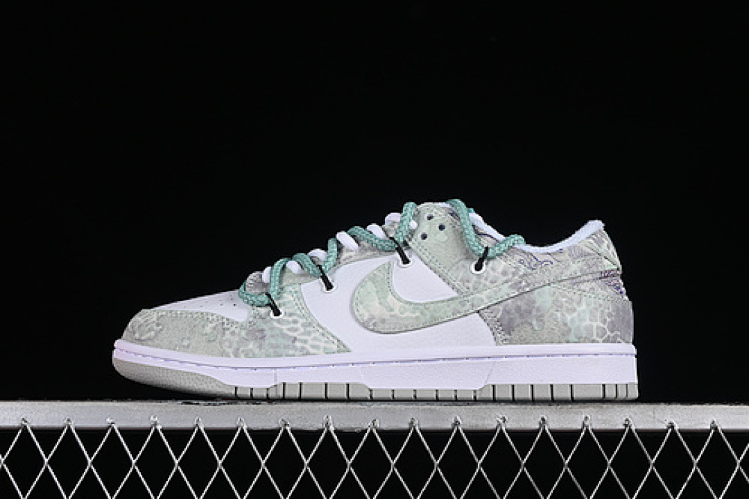 Unbranded [SJ2068-229]-[SB DUNK LOW YEAR OF THE DRAGON WHITE/GREEN]-[WOMAN:36-39]-[MAN:40-45], photo 1