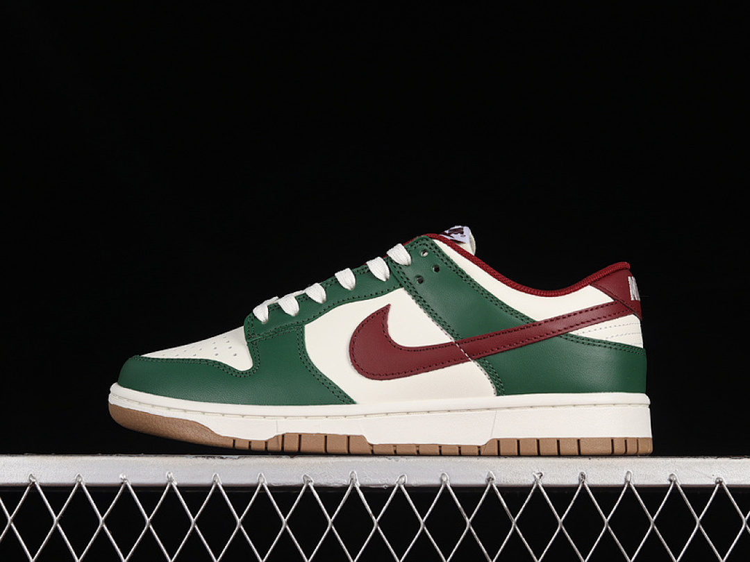 Unbranded [FB7160-161]-[SB DUNK LOW GORGE GREEN/WHITE/TEAM RED/GUM MEDIUM BROWN]-[UNISEX:36-47.5], photo 1