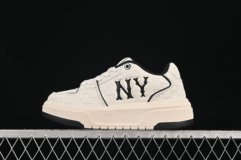 MLB NY MLB BIGBALL CHUNKY EMBO MONOGRAM WHITE/BLACK · 3ASXE035N50CRL, photo 1