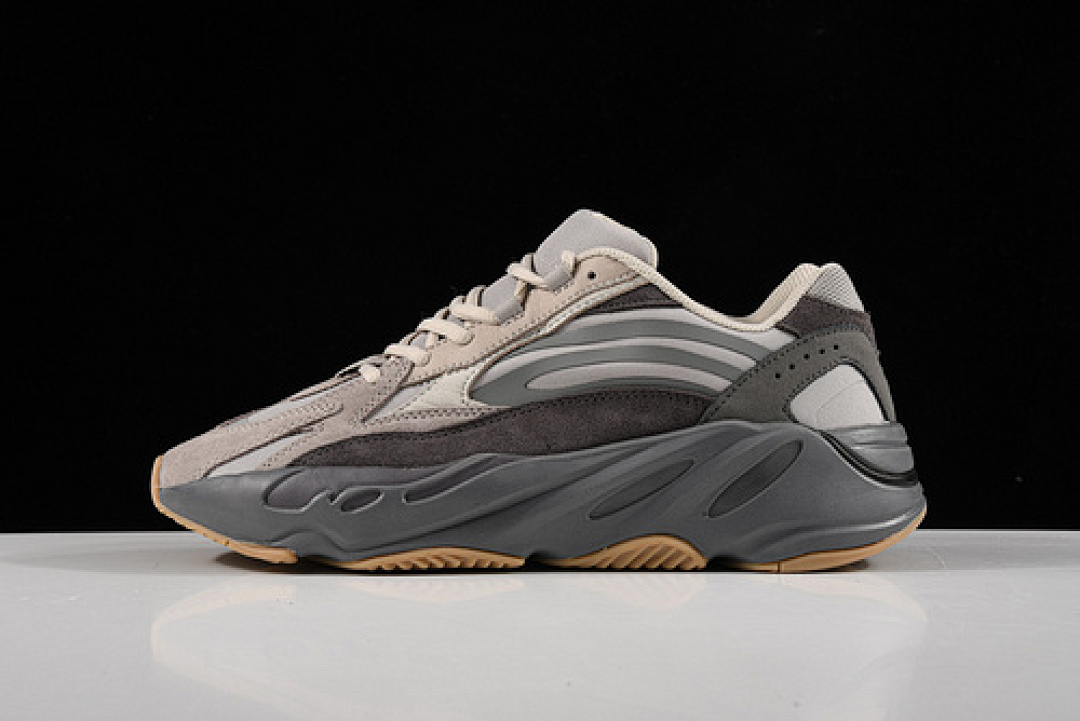 Adidas [FU7914]-[YEEZY BOOST 700 V2 TEPHRA/TEPHRA/TEPHRA]-[WOMAN:36-39]-[MAN:40-46], photo 1
