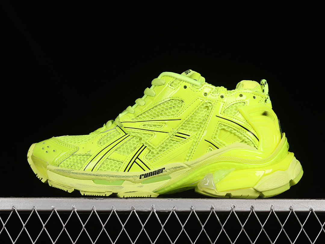 Kith [W3RB47510]-[BA*LEN*CIAGA RUNNER KITH FOUR.COLOR 7.0 21SS FLUORESCENT GREEN/BLACK]-[35-46], photo 1