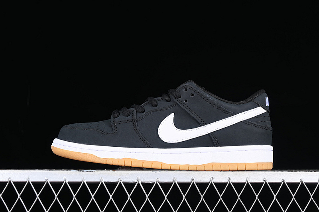 Unbranded [CD2563-006]-[DUNK LOW SB BLACK/WHITE/BLACK/GUM LIGHT BROWN]-[WOMAN:36-39]-[MAN:40-45], photo 1