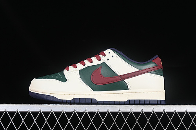Nike SB DUNK LOW GORGE GREEN FIR/COCONUT MILK/MELON TINT/TEAM RED · FV8106-361, photo 1