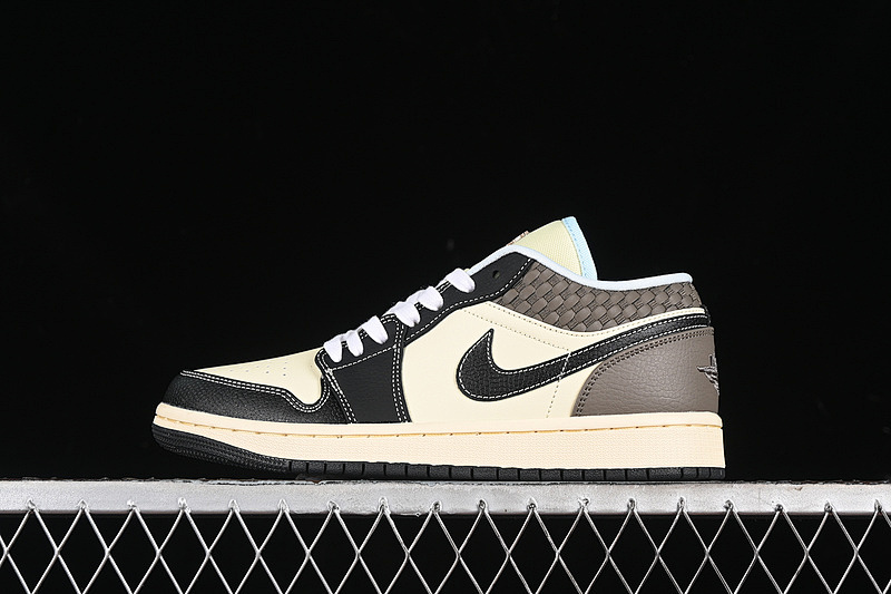 Jordan AIR Jordan 1 LOW SE COCONUT MILK/BLACK/MUSLIN/TEAM GOLD/GLACIER BLUE · HQ3437-101, photo 1
