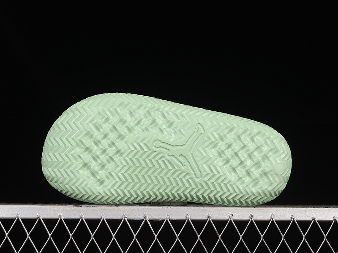Jordan [DC9835-002]-[AIR JORDAN PLAY SLIDE SEAFOAM/PHOTON DUST/BLACK]-[WOMAN:36-39]-[MAN:40-45] - Image 5