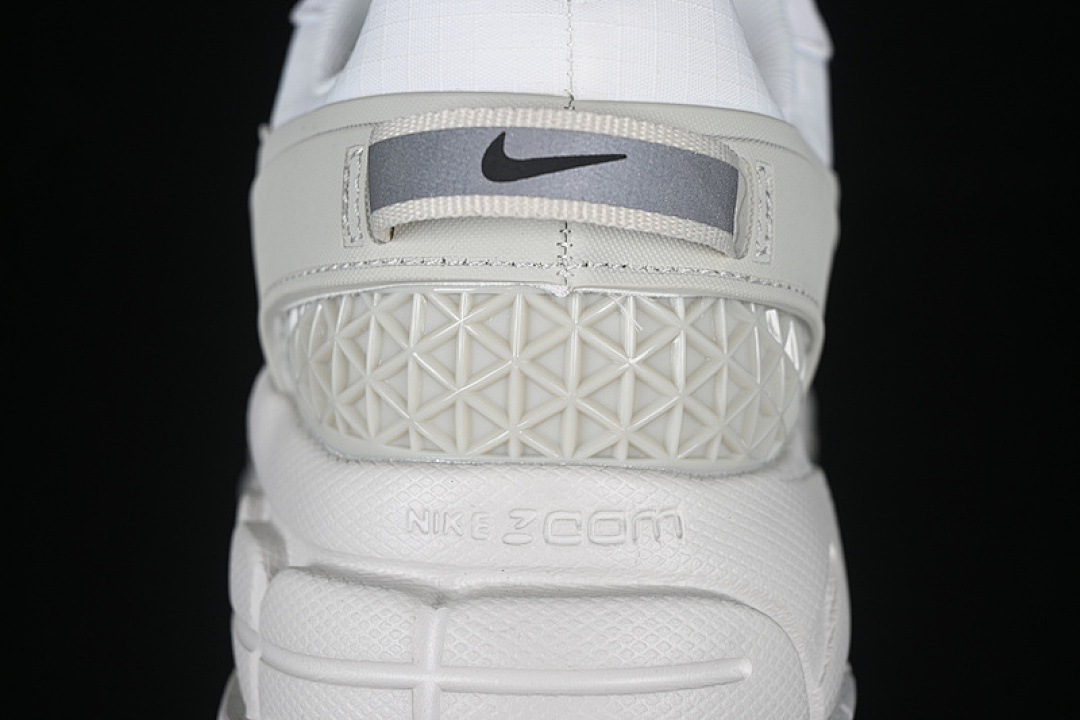Nike [HV5951-100]-[ZOOM VOMERO ROAM SUMMIT WHITE/LIGHT BONE/LIGHT IRON ORE/SUMMIT WHITE]-[36-45] - Image 8
