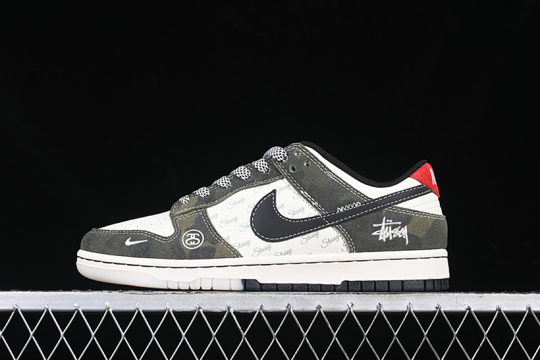 Nike SB DUNK LOW WHITE/RED/GREY/GREEN · DM6868-011, photo 1