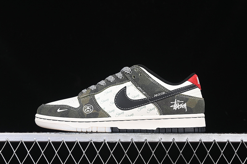 Nike SB DUNK LOW WHITE/RED/GREY/GREEN · DM6868-011, photo 1