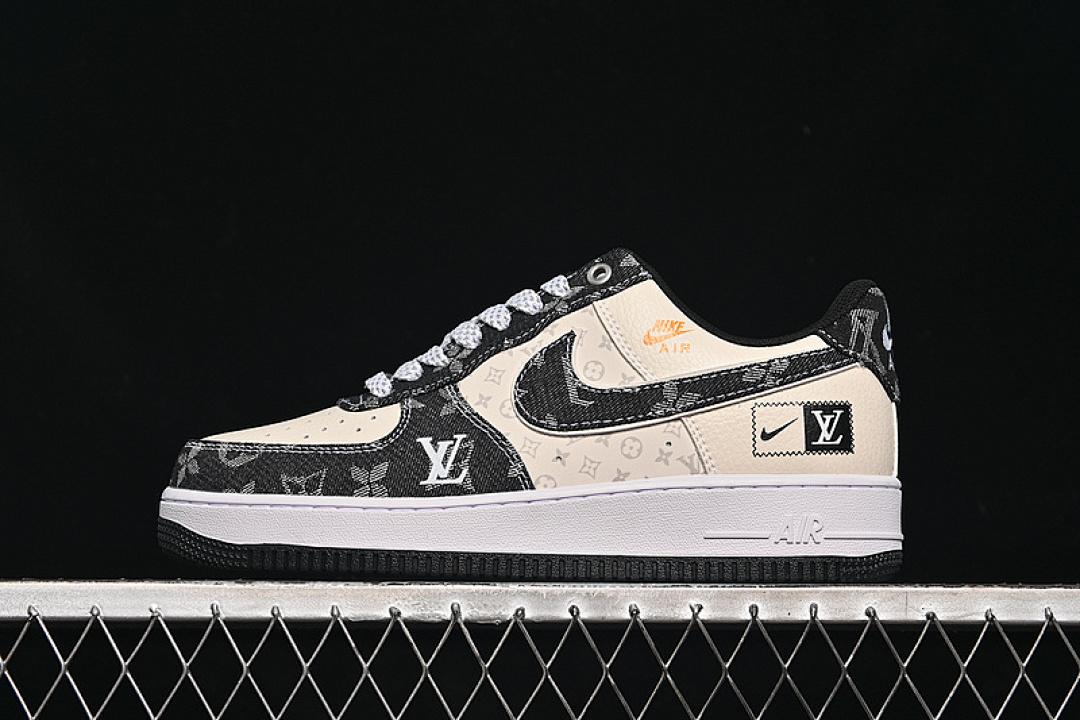 Nike [CW2288-111]-[AIR FORCE 1 07 LOW WHITE/GREY/BLACK]-[WOMAN:36-39]-[MAN:40-45] - Image 2