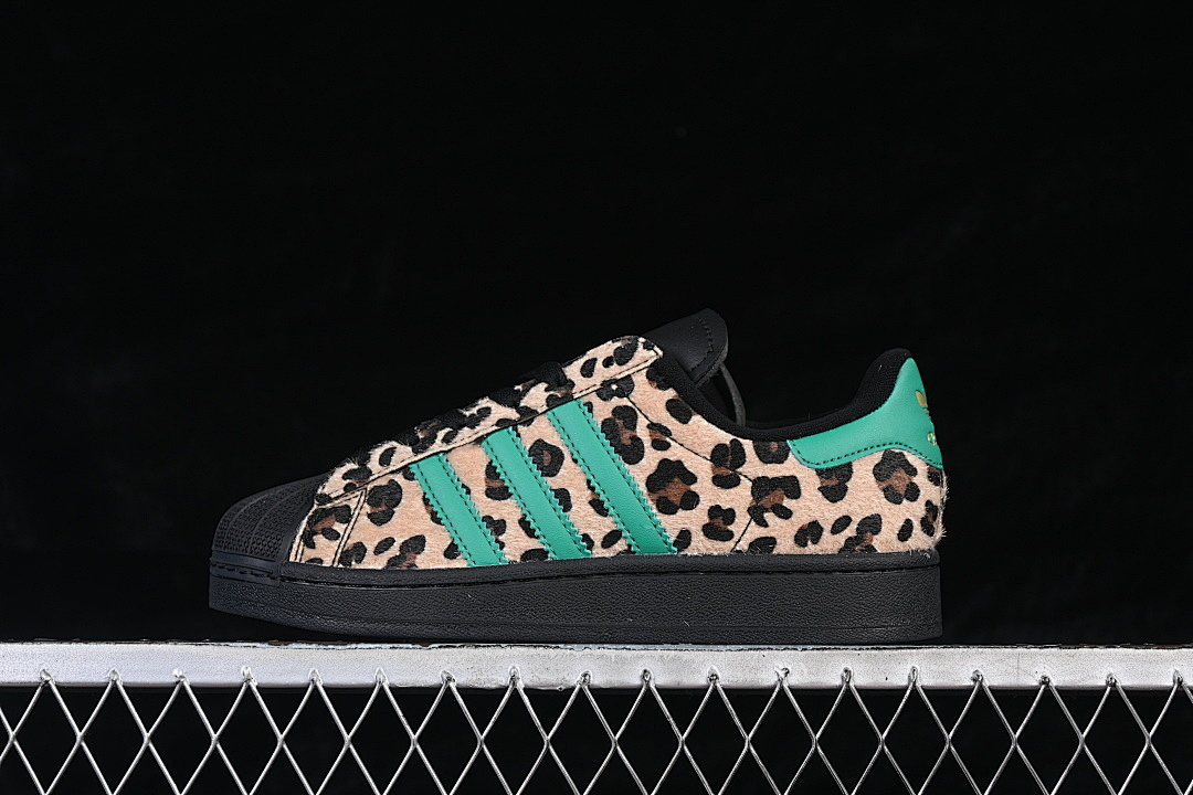 Adidas SUPERSTAR CORE BLACK/COURT GREEN/GOLD METALLIC · JP8165, photo 1