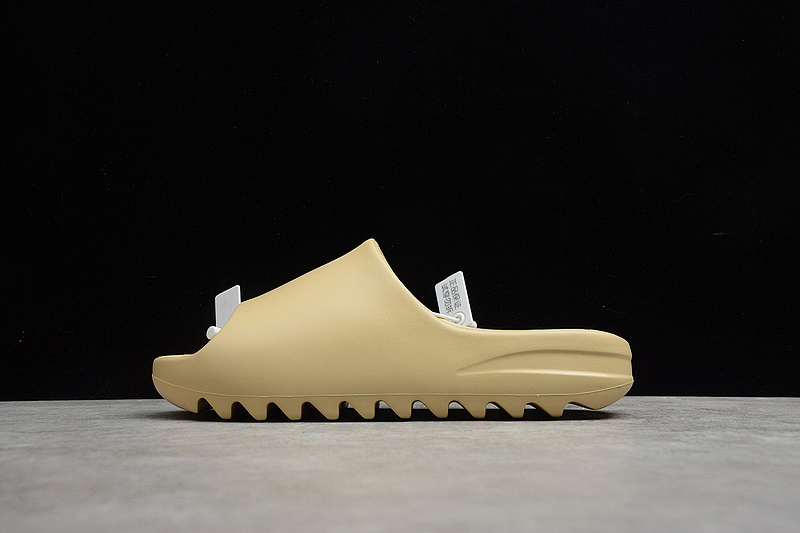 Adidas Adidas YEEZY SLIDES DESERT SAND SAND/DESERT SAND · FW6344, photo 1