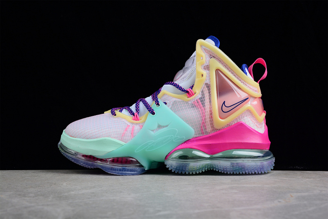On Running [DH8460-900]-[LEBRON 19 EP VALENTINE'S DAY MULTI-COLOR/MULTI-COLOR]-[MAN:39-46], photo 1