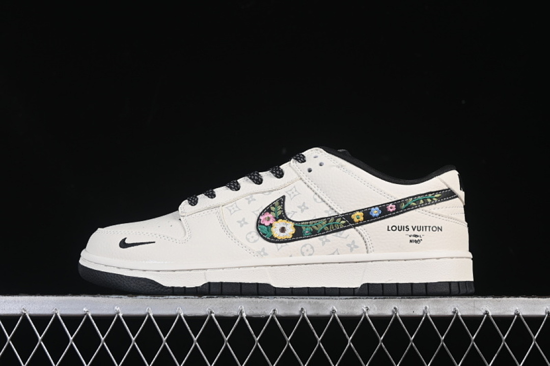 Nike DUNK LOW CASUAL SNEAKERS BLACK/WHITE · DS6608-017, photo 1