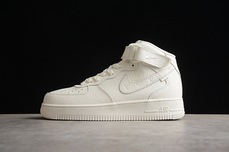 Nike Nike AIR FORCE 1 LOW 07 X L*V WHITE/WHITE/WHITE · 1A9V8Z, photo 1