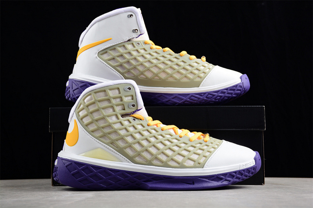 Nike [318090-072]-[ZOOM KOBE 3 LAKERS MTLLC SLVR/CNYN GLD-VRSTY PRPL]-[MAN:40-46] - Image 2