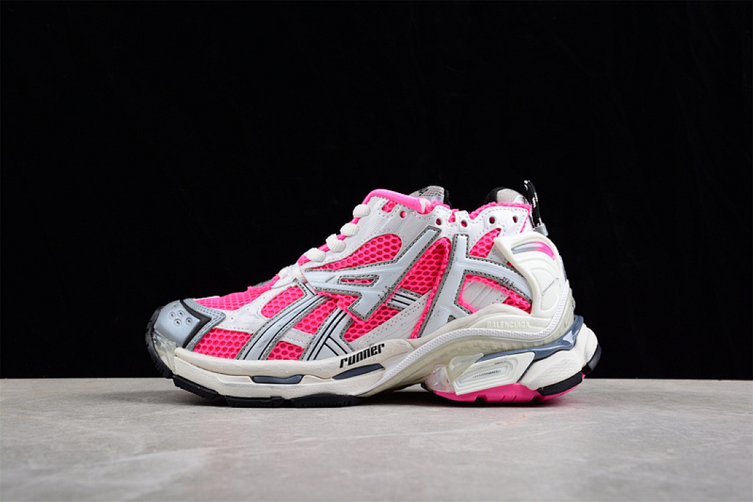 Kith [BA*LEN*CIAGA RUNNER KITH FOUR.COLOR 7.0 WHITE/PINK/GREY]-[WOMAN:35-39]-[MAN:40-46], photo 1