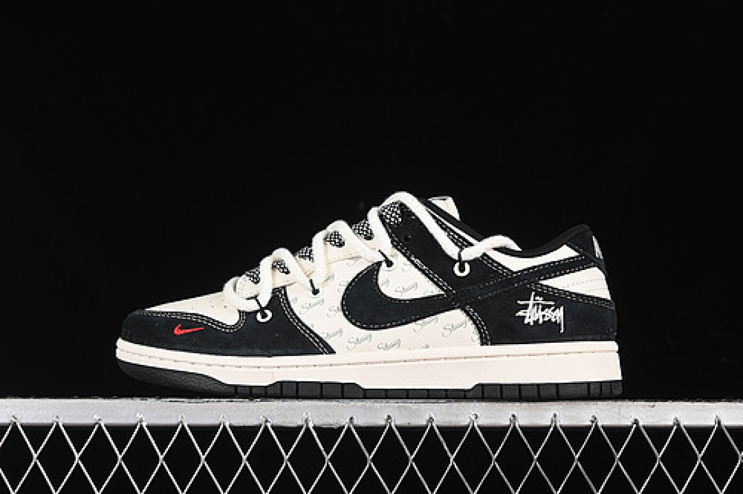 Nike SB DUNK LOW WHITE/BLACK · SJ2068-311, photo 1