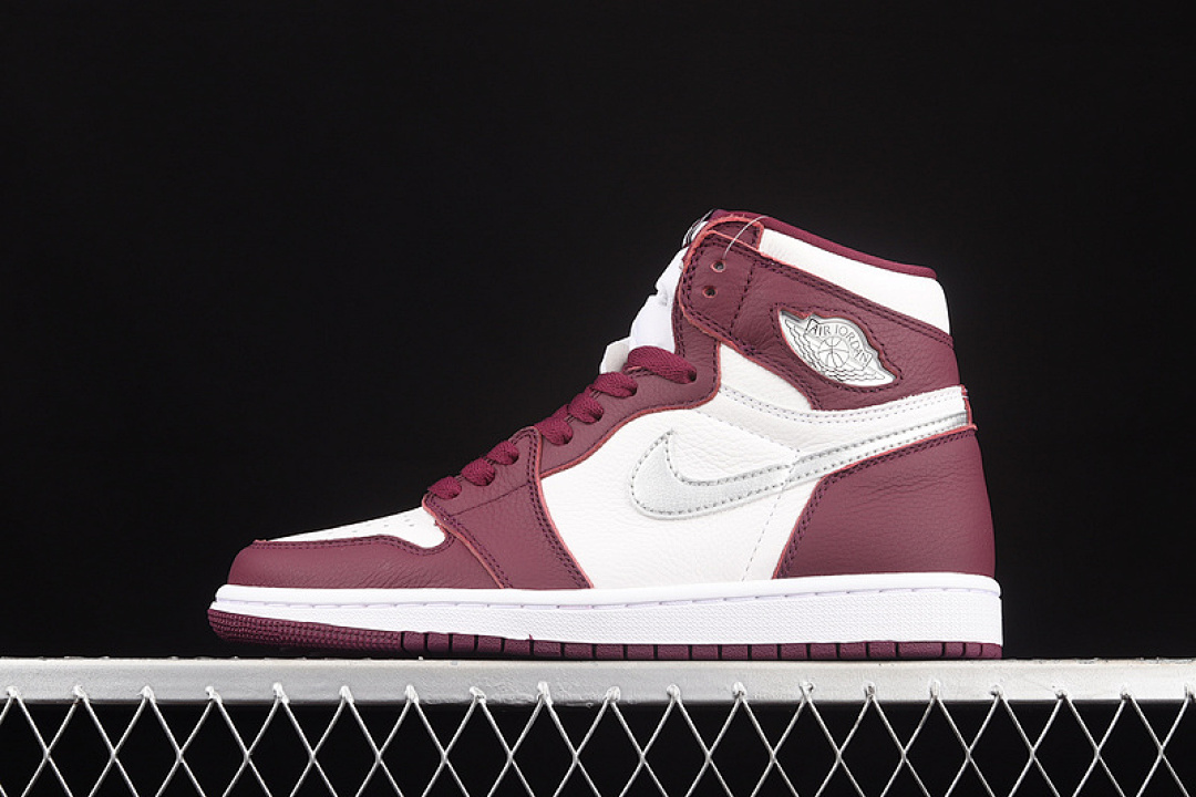 Jordan [555088-611]-[AIR JORDAN 1 RETRO HIGH OG BORDEAUX/WHITE/METALLIC SILVER]-[MAN:40-47.5], photo 1