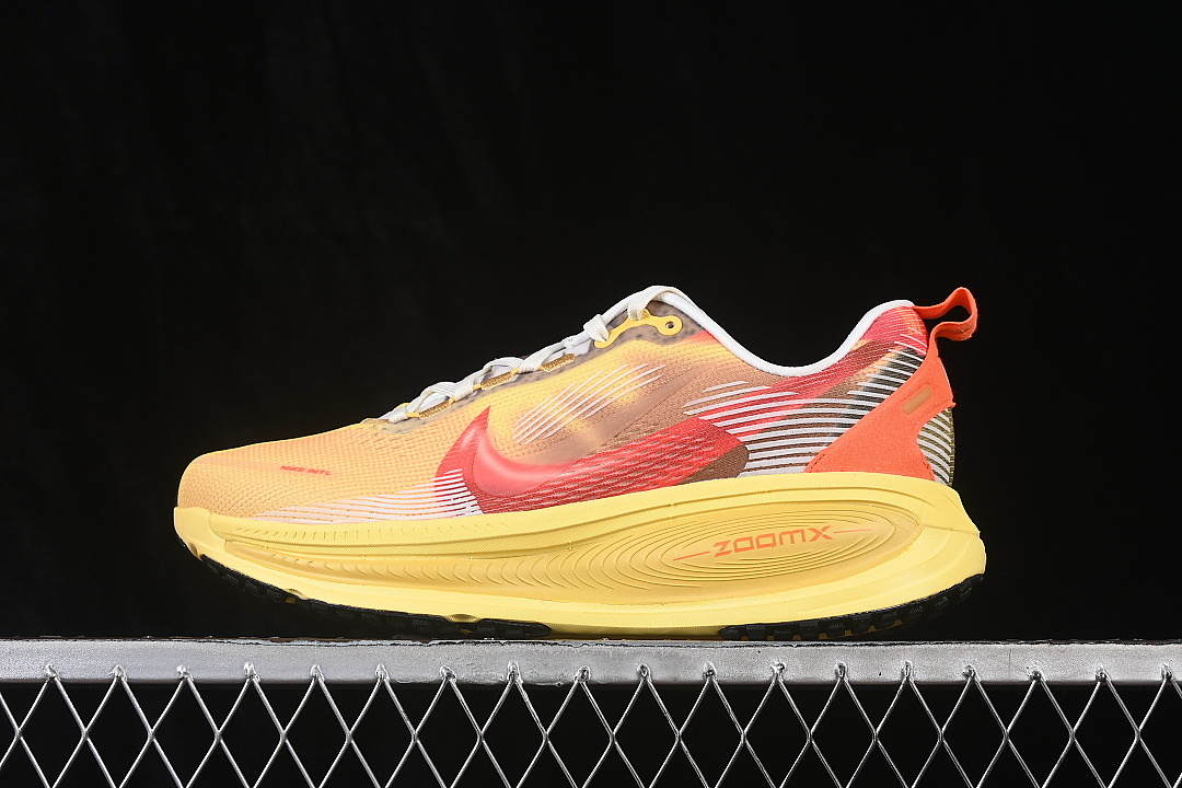 Nike [IH3576-999]-[VOMERO 18 SE MULTI-COLOR/VIVID SULFUR/DARK SULFUR/CLEAR]-[WOMAN:39]-[MAN:40-46] - Image 2