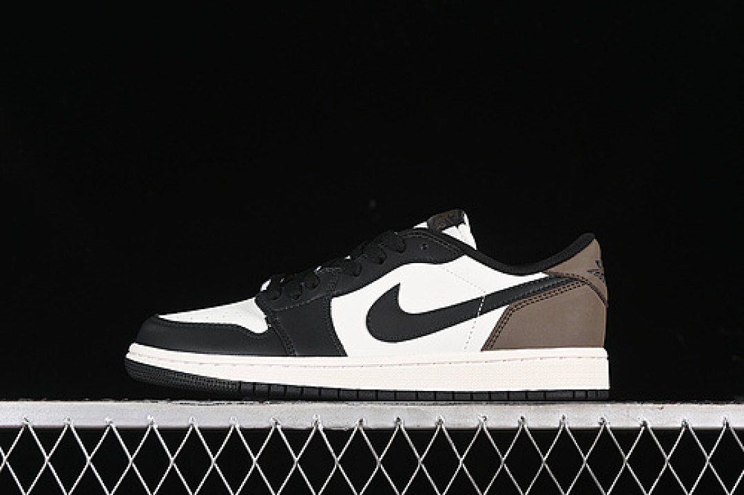 Jordan [CZ0790-102]-[AIR JORDAN 1 LOW OG WHITE/BLACK/PALOMINO]-[WOMAN:36-39]-[MAN:40-46], photo 1