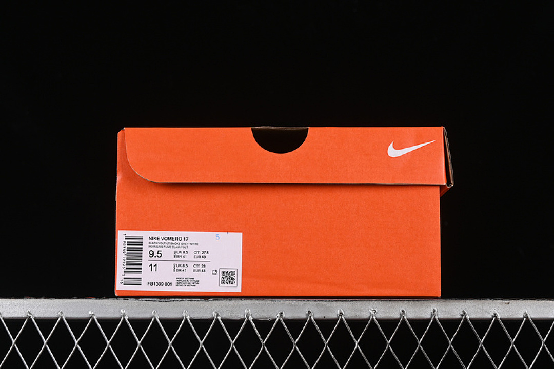 Nike [FB1309-001]-[AIR ZOOM VOMERO 17 BLACK/LIGHT SMOKE GREY/WHITE/VOLT]-[MAN:39-46] - Image 12