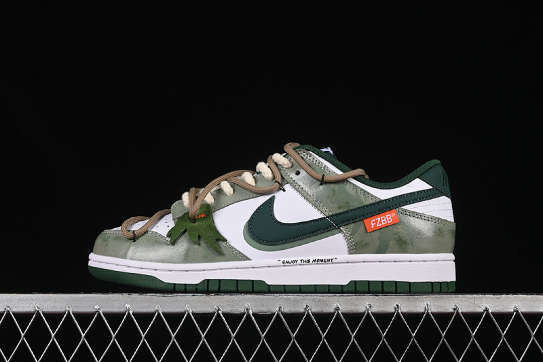 Nike SB DUNK LOW WHITE/TEAM GREEN/WHITE/TOTAL ORANGE · DD1391-101, photo 1