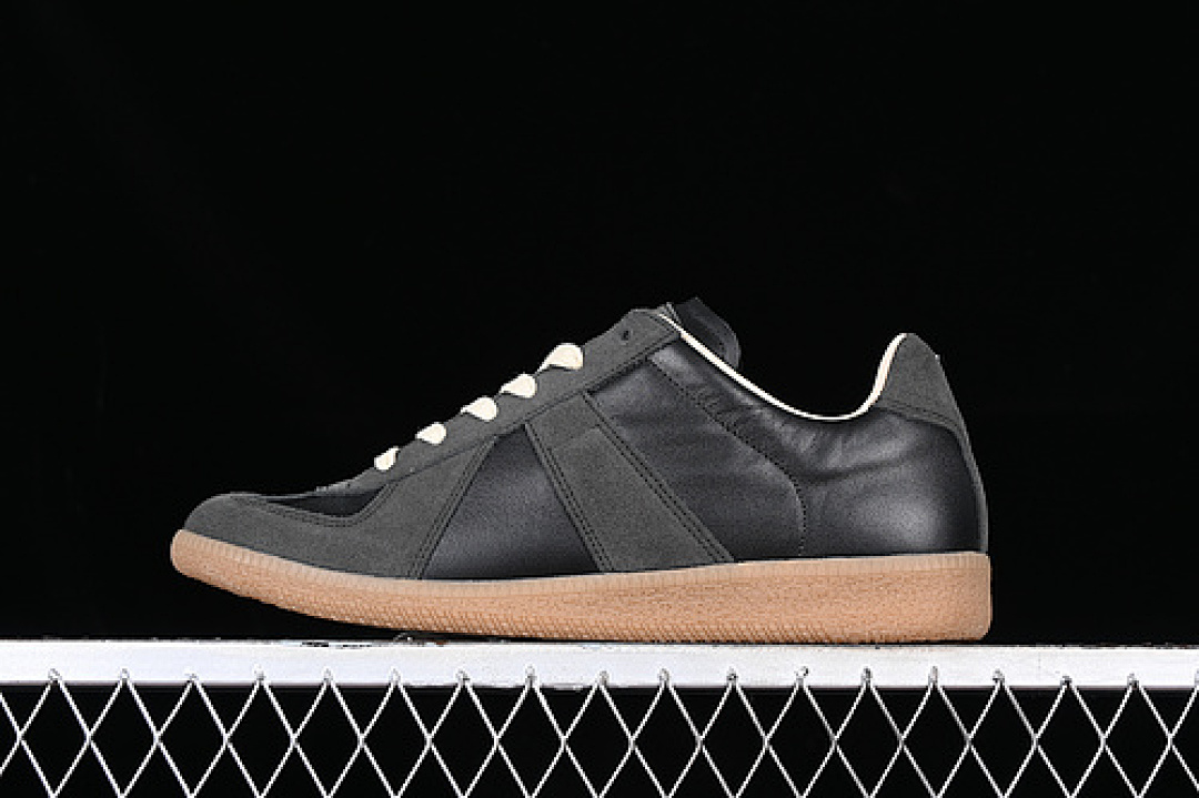 On Running [S57WS0236]-[MAISON MARGIELA CALFSKIN REPLICA BLACK/BROWN/YELLOW]-[WOMAN:35-39]-[MAN:40-45], photo 1