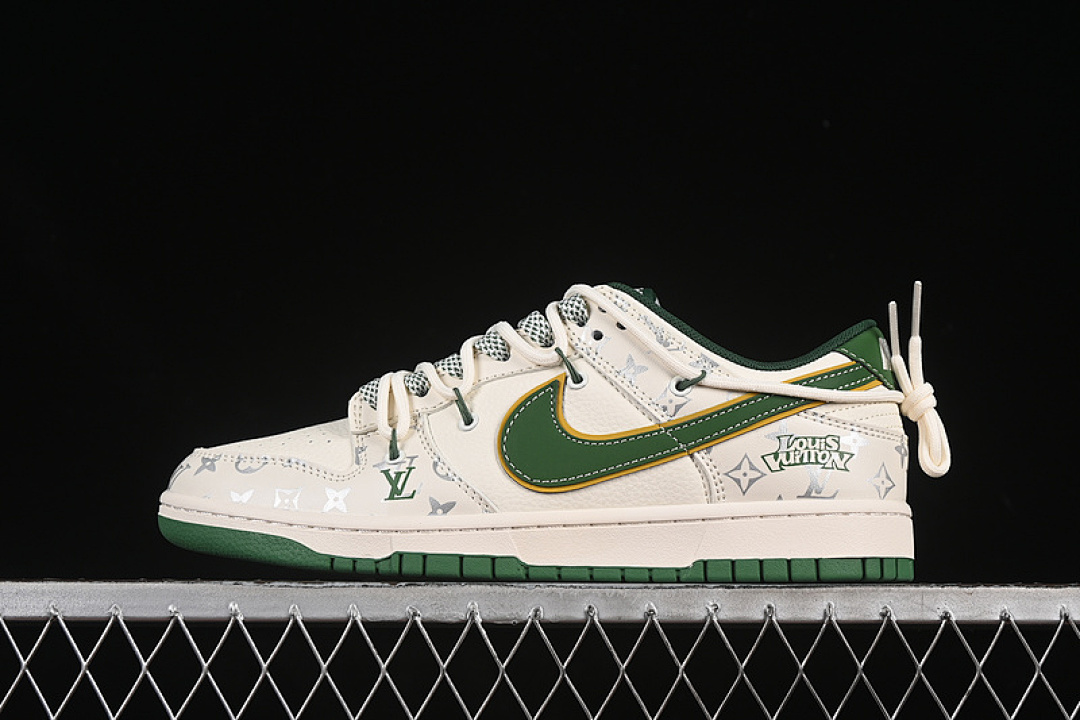 Louis Vuitton Nike SB DUNK LOW LV WHITE/GREEN/GREY · DM6868-103, photo 1