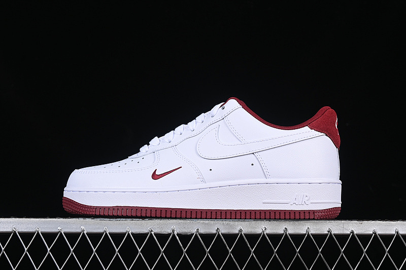Nike Nike AIR FORCE 1 07 LOW WHITE/WHITE/TEAM RED · HM9483-100, photo 1