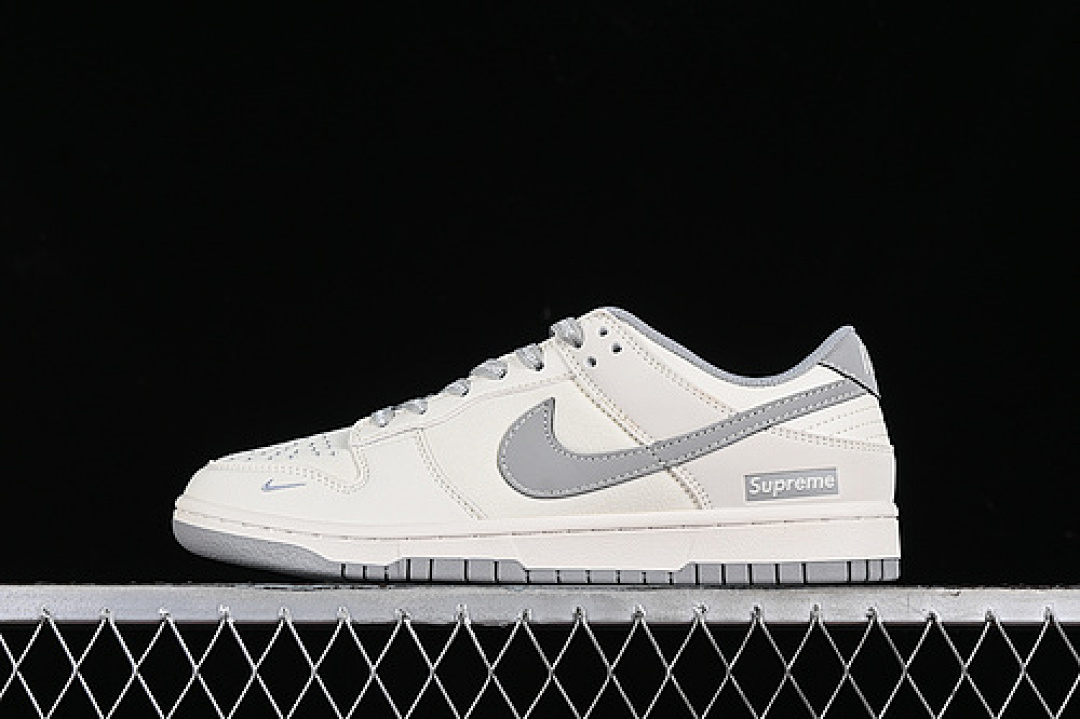 Supreme [BB6698-514]-[SB DUNK LOW SUPREME OFF WHITE/GREY]-[WOMAN:36-39]-[MAN:40-45], photo 1