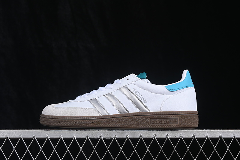 HANDBALL SPEZIAL CLOUD WHITE/SILVER METALLIC/GUM · KJ1178, photo 1