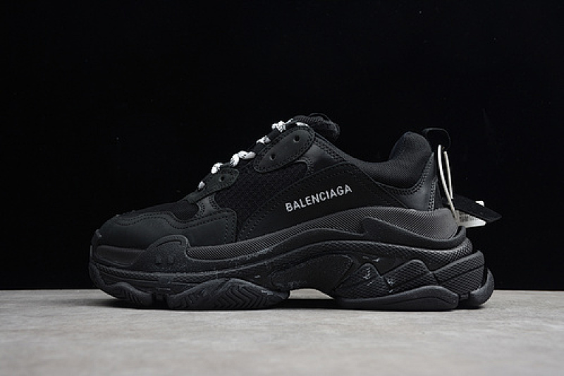 TRIPLE S SNEAKER DADSHOE BLACK/BLACK · ECBA700322G, photo 1