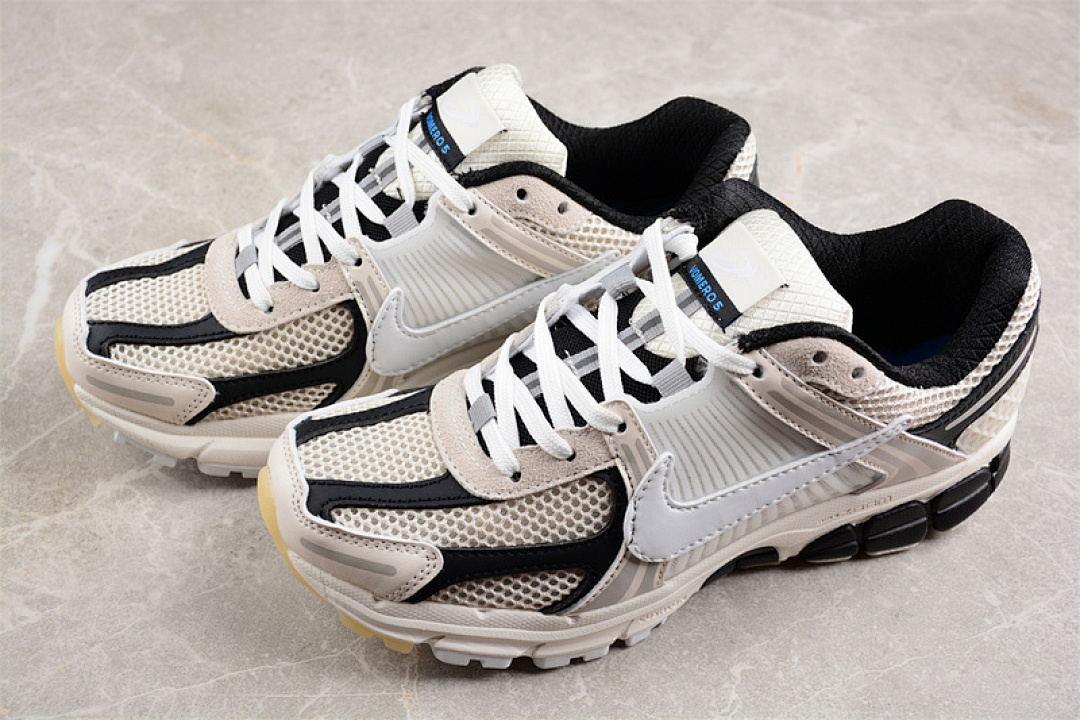 Nike [FN7469-110]-[ZOOM VOMERO 5 SP WHITE/GREY/BLACK]-[WOMAN:36-39]-[MAN:40-45] - Image 10
