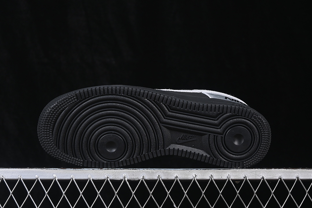 Nike [RJ1988-008]-[AIR FORCE 1 07 LOW CASUAL SNEAKERS SILVER/BLACK]-[WOMAN:36-39]-[MAN:40-45] - Image 14