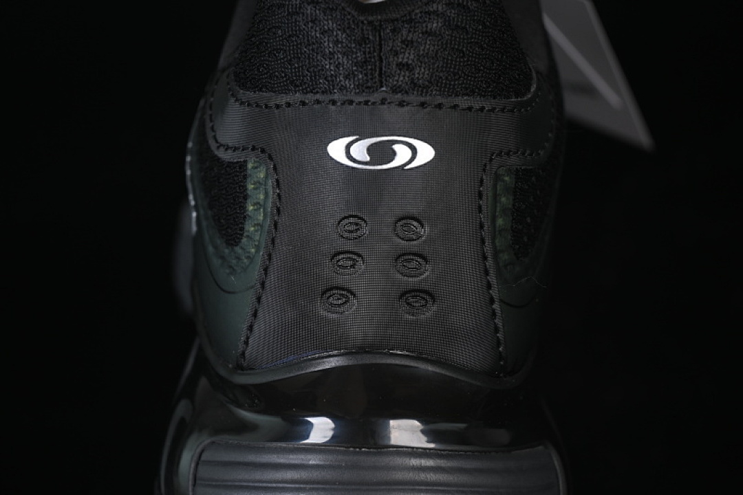 On Running [478755-30]-[XT WHISPER TRAIL RUNNING SHOES ARMY GREEN/BLACK]-[WOMAN:36-39]-[MAN:40.5-46.5] - Image 6