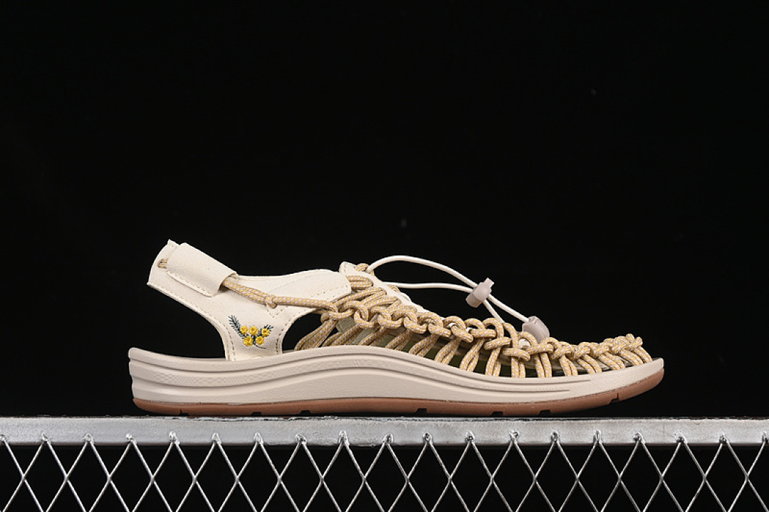 Keen [1025169 MIMOSA]-[KEEN UNEEK FLAT-M BEIGE]-[WOMAN:36-39]-[MAN:40-45] - Image 2