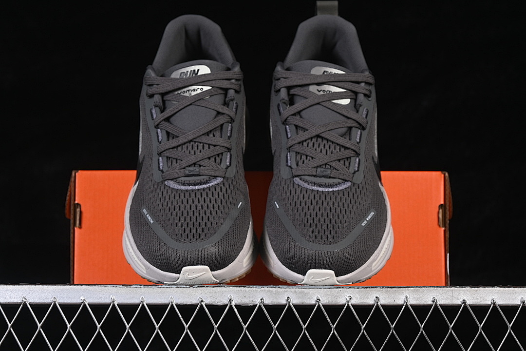 Nike [HM6803-215]-[AIR ZOOM VOMERO 18 GTX CASUAL SHOES BLACK/LIGHT GRAY]-[WOMAN:39]-[MAN:40-46] - Image 12