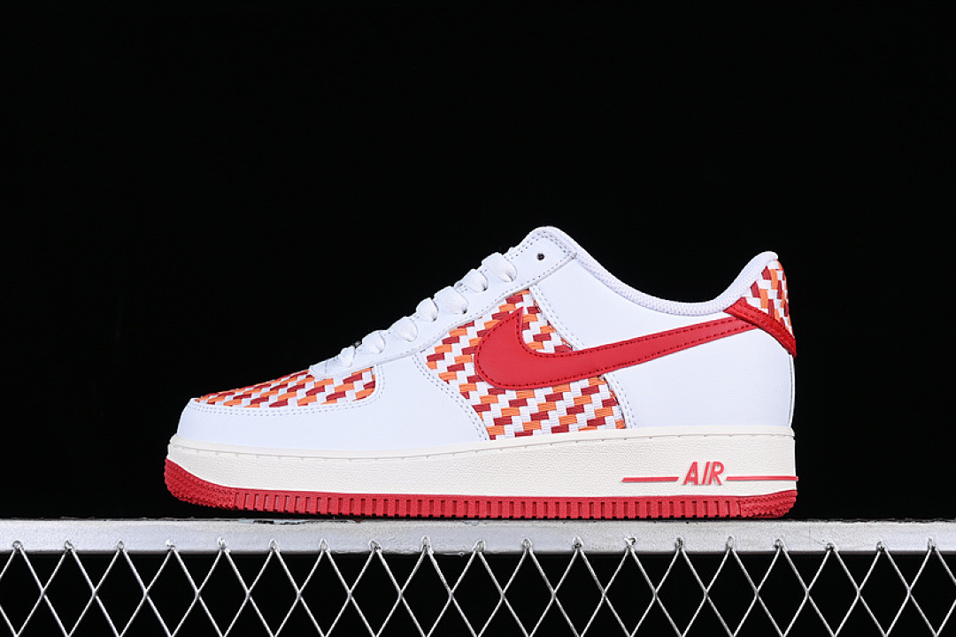 Nike Nike AIR FORCE 1 07 LOW WHITE/RED · DM1060-161, photo 1