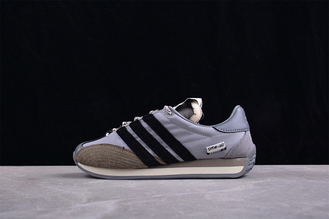Unbranded [ID3546]-[SONG FOR THE MUTE X COUNTRY OG CORE BLACK/CORE WHITE/WONDER BEIGE]-[UNISEX:35-45], photo 1