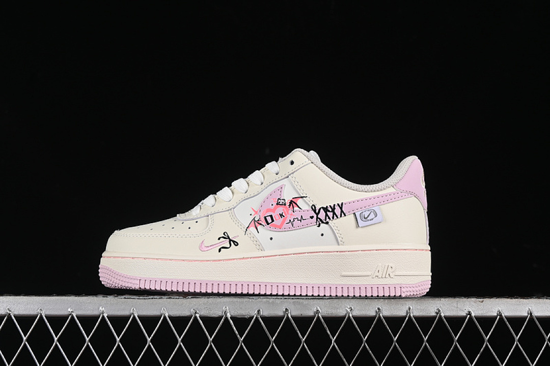 Nike [FB1839-121]-[AIR FORCE 1 07 LOW DEVIL'S WINGS WHITE/PINK/BEIGE]-[WOMAN:36-42], photo 1