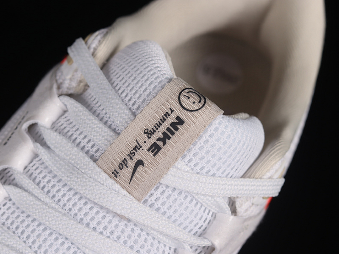 Nike [DV7480-100]-[AIR ZOOM PEGASUS 40 WIDE WHITE OBSIDIAN WHITE/LIGHT]-[WOMAN:36-39]-[MAN:40-46] - Image 2
